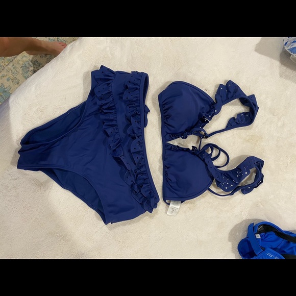 Navy ruffle high waisted bikini - Picture 2 of 4